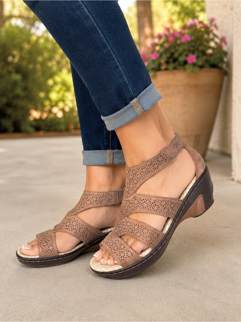 JBU Bianca Taupe Cutout Comfort Wedge Sandals Women’s Size 9.5